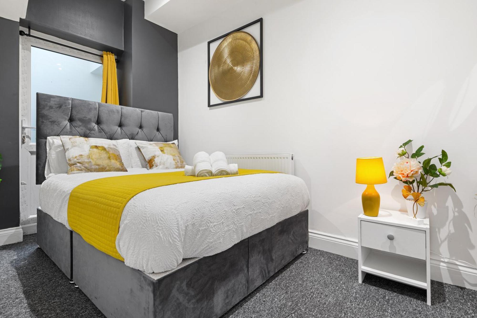 Immaculate 2-bed Escape- Sleeps 6- Garden & Parking - 15 Mins To Central- Save 20 Percent Weekly! Apartamento